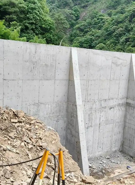 黄山屯溪区重力式挡土墙